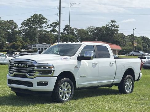 New 2026 RAM 2500 Laramie AWD/4WD image 14