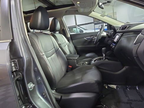 Used 2016 Nissan Rogue SL w/ SL Premium Package image 37