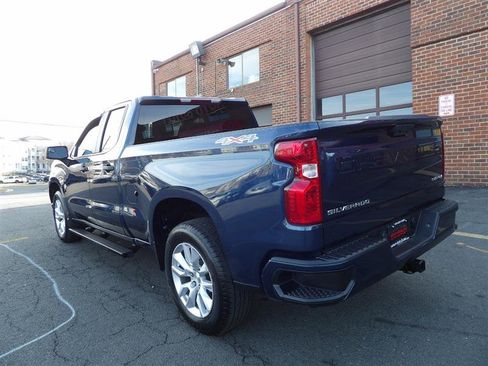 Used 2022 Chevrolet Silverado 1500 Custom image 2