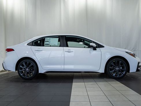 New 2026 Toyota Corolla SE image 3