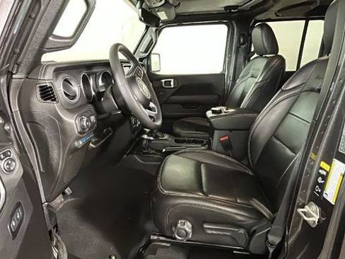 Used 2023 Jeep Wrangler Unlimited Sahara w/ Cold Weather Group AWD/4WD image 10