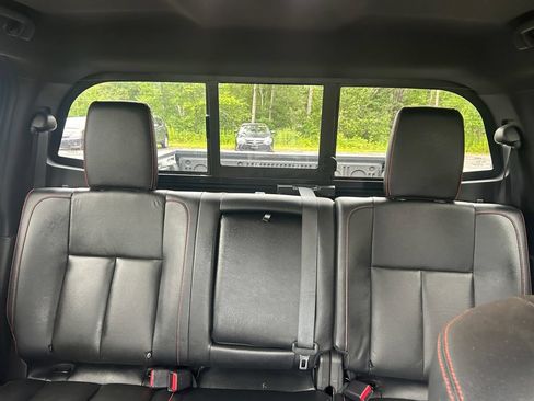 Used 2023 Nissan Titan PRO-4X w/ Pro-4x Convenience Package AWD/4WD image 23