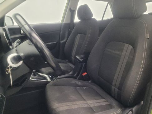 Used 2021 Hyundai Venue SEL image 17