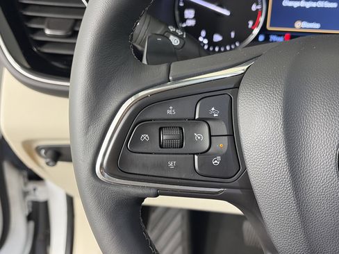 Certified 2023 Buick Envision Avenir image 30