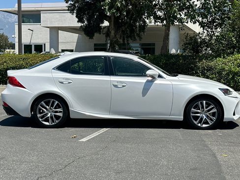 Used 2019 Lexus IS 300 RWD image 8