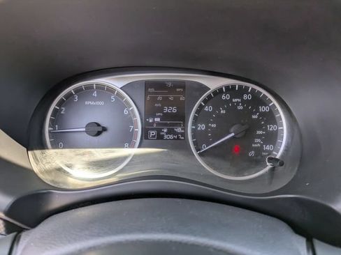 Used 2022 Nissan Kicks S FWD image 12