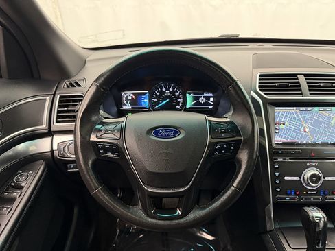 Used 2016 Ford Explorer Limited image 11
