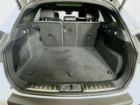 Used 2024 Jaguar F-PACE R-Dynamic S image 31