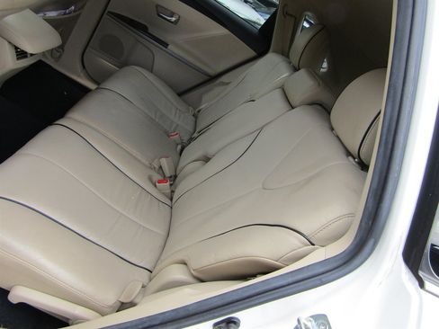 Used 2013 Toyota Venza XLE FWD image 7