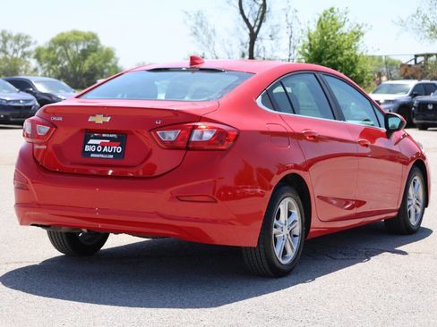 Used 2017 Chevrolet Cruze LT FWD image 9
