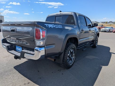 Used 2021 Toyota Tacoma TRD Off-Road AWD/4WD image 5