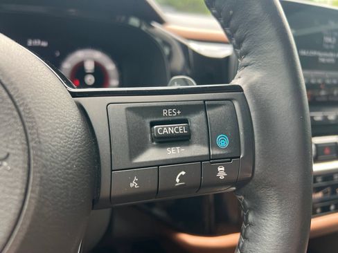 Used 2023 Nissan Pathfinder Platinum FWD image 15