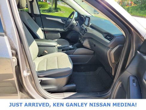 Used 2022 Ford Escape SE w/ Cold Weather Package AWD/4WD image 21