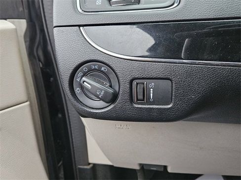 Used 2019 Dodge Grand Caravan SXT image 26