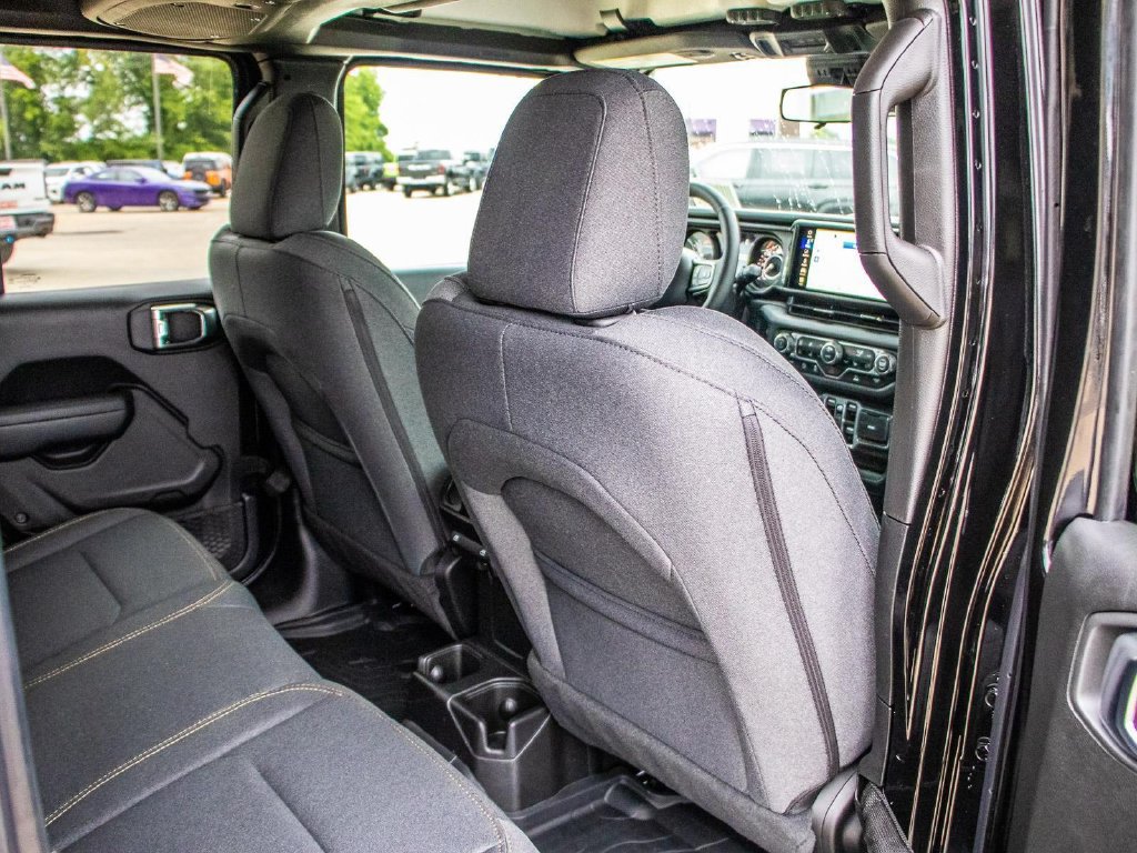 Used 2025 Jeep Wrangler Unlimited Sport AWD/4WD image 20