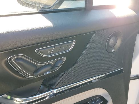 New 2025 Lincoln Corsair Reserve w/ Equipment Group 202A image 9