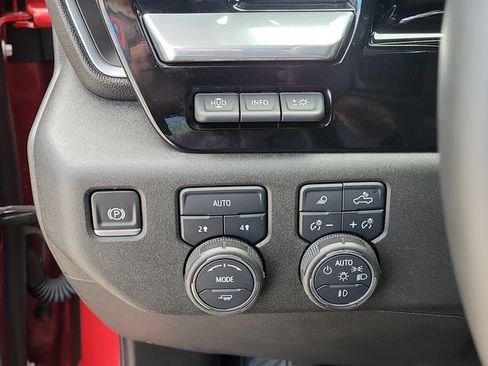 Used 2025 Chevrolet Silverado 1500 LTZ w/ LTZ Premium Package AWD/4WD image 32