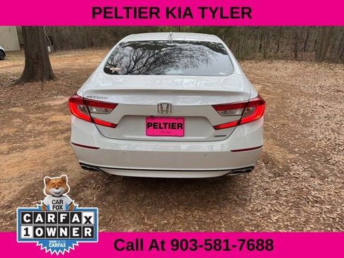 Used 2018 Honda Accord Touring image 11