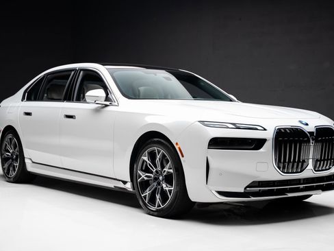 Used 2024 BMW i7 xDrive60 AWD/4WD image 88