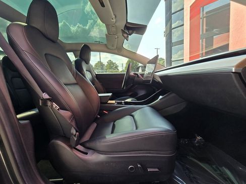 Used 2019 Tesla Model 3 Long Range image 19