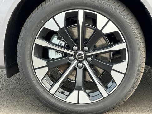 New 2026 Volvo XC60 B5 Plus w/ Climate Package image 24