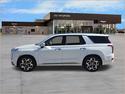 Used 2022 Hyundai Palisade Calligraphy image 2