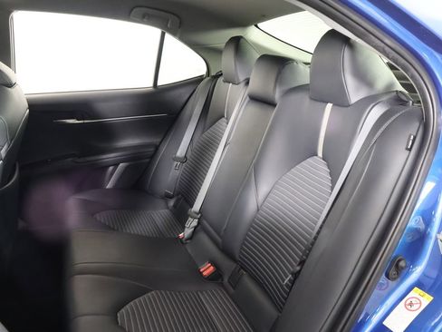 Used 2018 Toyota Camry SE image 10