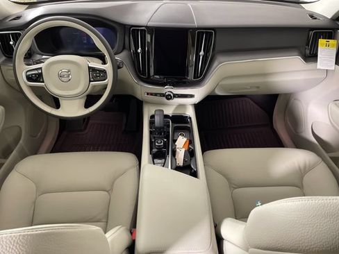 Certified 2025 Volvo XC60 T8 Core w/ Protection Package Premier AWD/4WD image 41