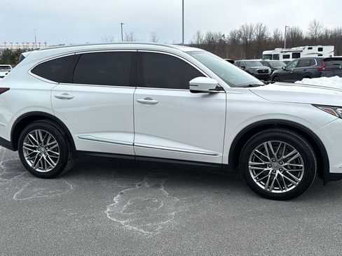 Used 2023 Acura MDX SH-AWD w/ Advance Package image 3