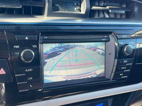 Used 2015 Toyota Corolla LE image 34