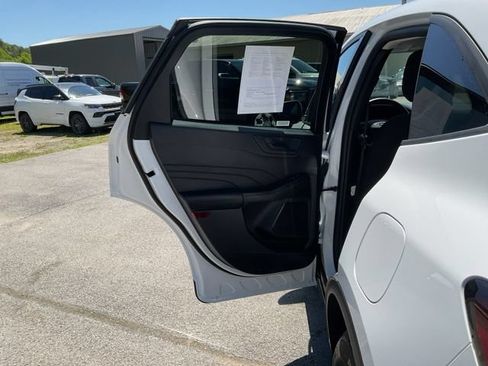 Used 2025 Ford Escape Active AWD/4WD image 48