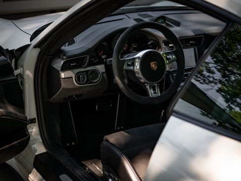 Used 2015 Porsche 911 GT3 RWD image 26