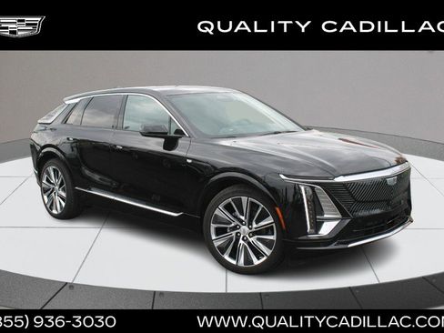 Used 2025 Cadillac Lyriq Luxury w/ LPO, Floor Liner Package AWD/4WD image 1