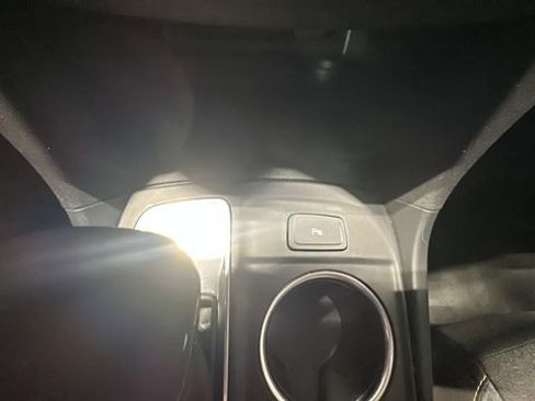 Used 2024 Chevrolet Equinox LT FWD image 18
