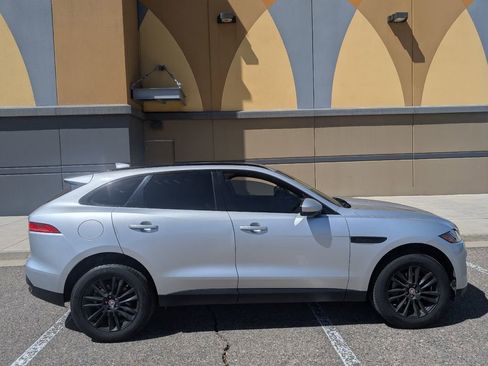 Used 2017 Jaguar F-PACE Prestige image 6