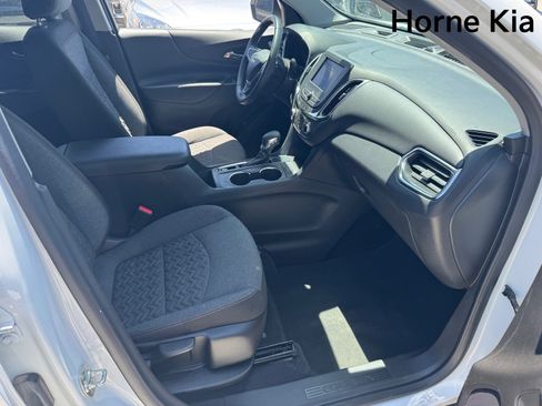 Used 2024 Chevrolet Equinox LT FWD image 25