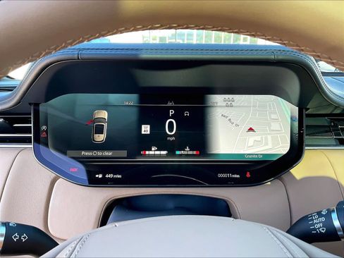 New 2026 Land Rover Range Rover Long Wheelbase SE image 19