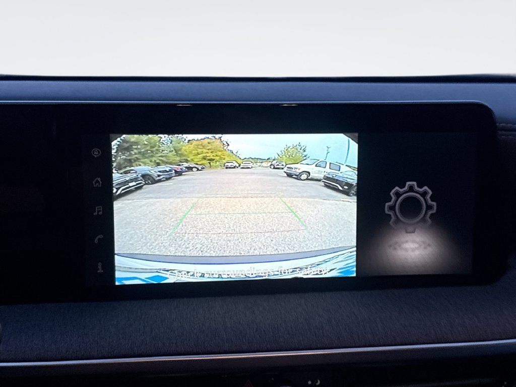 Used 2025 Nissan Kicks SV AWD/4WD image 23