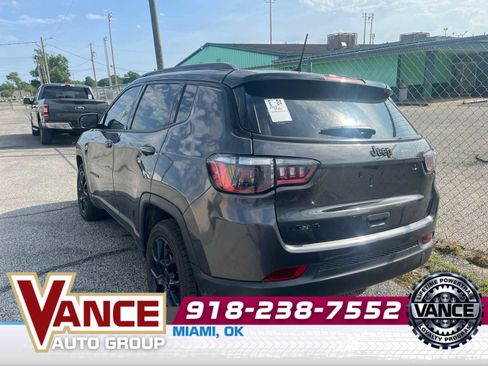 Used 2023 Jeep Compass Latitude AWD/4WD image 3