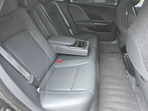 Used 2024 Lucid Air Touring AWD/4WD image 33