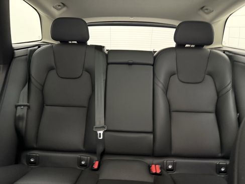 Used 2023 Volvo XC60 B5 Plus w/ Climate Package image 27