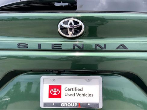 Certified 2026 Toyota Sienna XLE FWD image 10