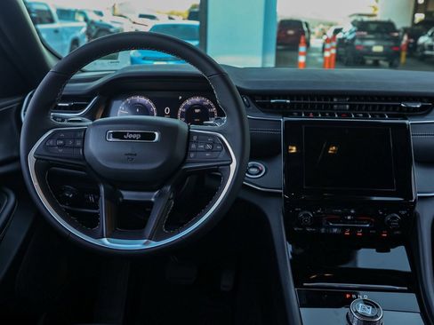 New 2025 Jeep Grand Cherokee L Altitude image 22