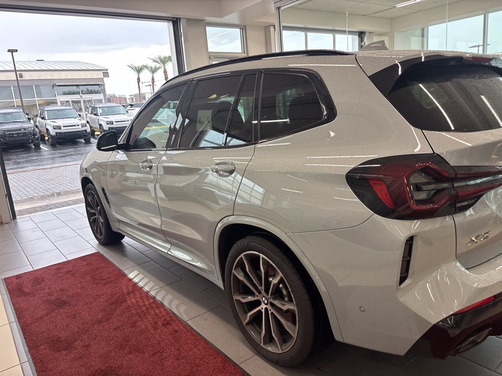 Used 2024 BMW X3 xDrive30i w/ M Sport Package AWD/4WD image 4