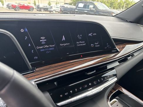 Certified 2024 Cadillac Escalade Premium Luxury AWD/4WD image 15