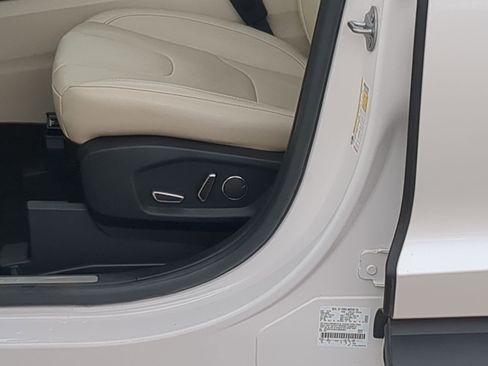 Used 2019 Ford Edge Titanium w/ Equipment Group 301A image 12