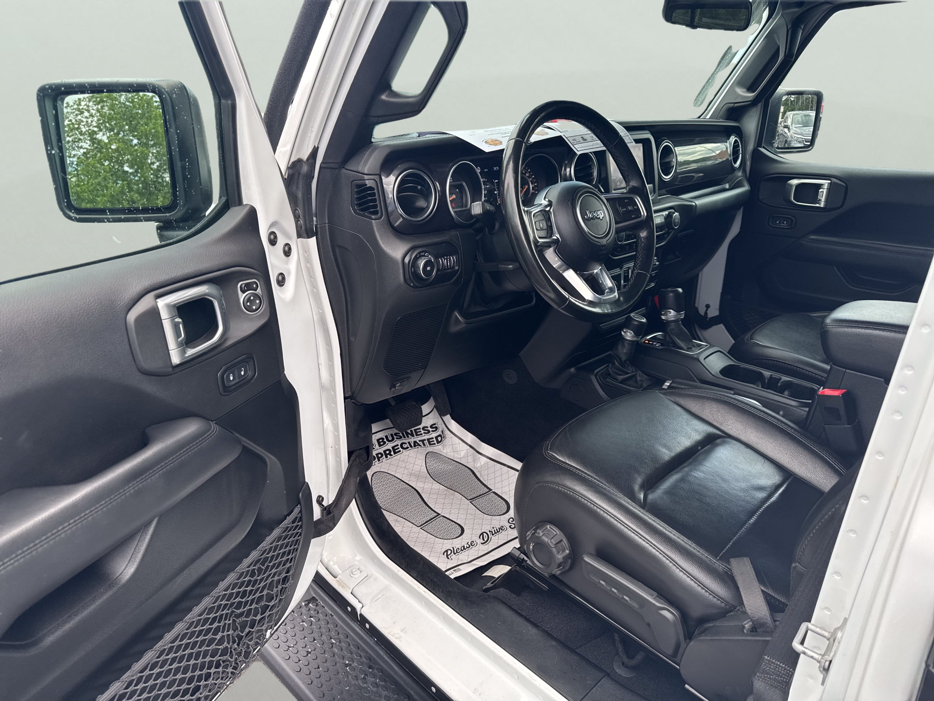 Used 2020 Jeep Wrangler Unlimited Sahara AWD/4WD image 11