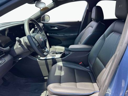 Used 2024 Buick Envista Sport Touring w/ Convenience I Package FWD image 15