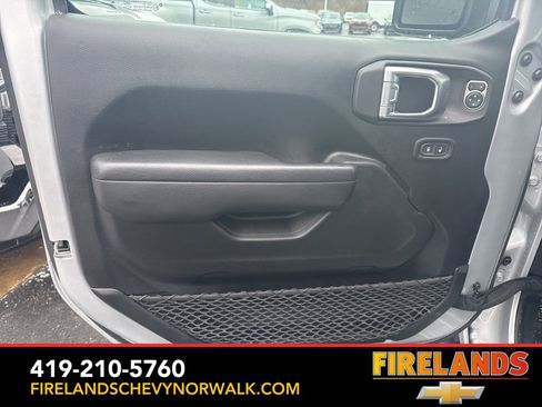 Used 2022 Jeep Gladiator Sport image 13