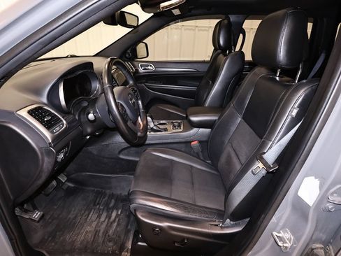 Used 2020 Jeep Grand Cherokee Altitude AWD/4WD image 12